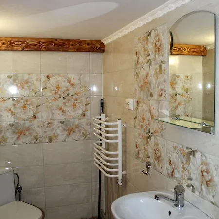 у василини 3* Yablunytsya